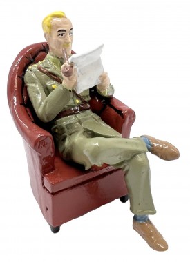 pixi-e-p-jacobs-blake-mortimer-origine-blake-lisant-dans-un-fauteuil